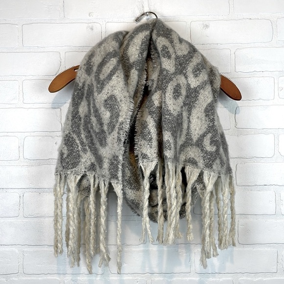 Hobby Lobby Accessories - Soft and Plush Cheetah Print Long Fringe Wrap Scarf